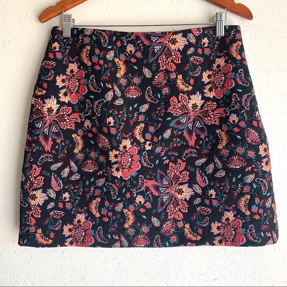 ❌SOLD❌ Loft Floral Print Skirt Sz 10 - Picture 2 of 8